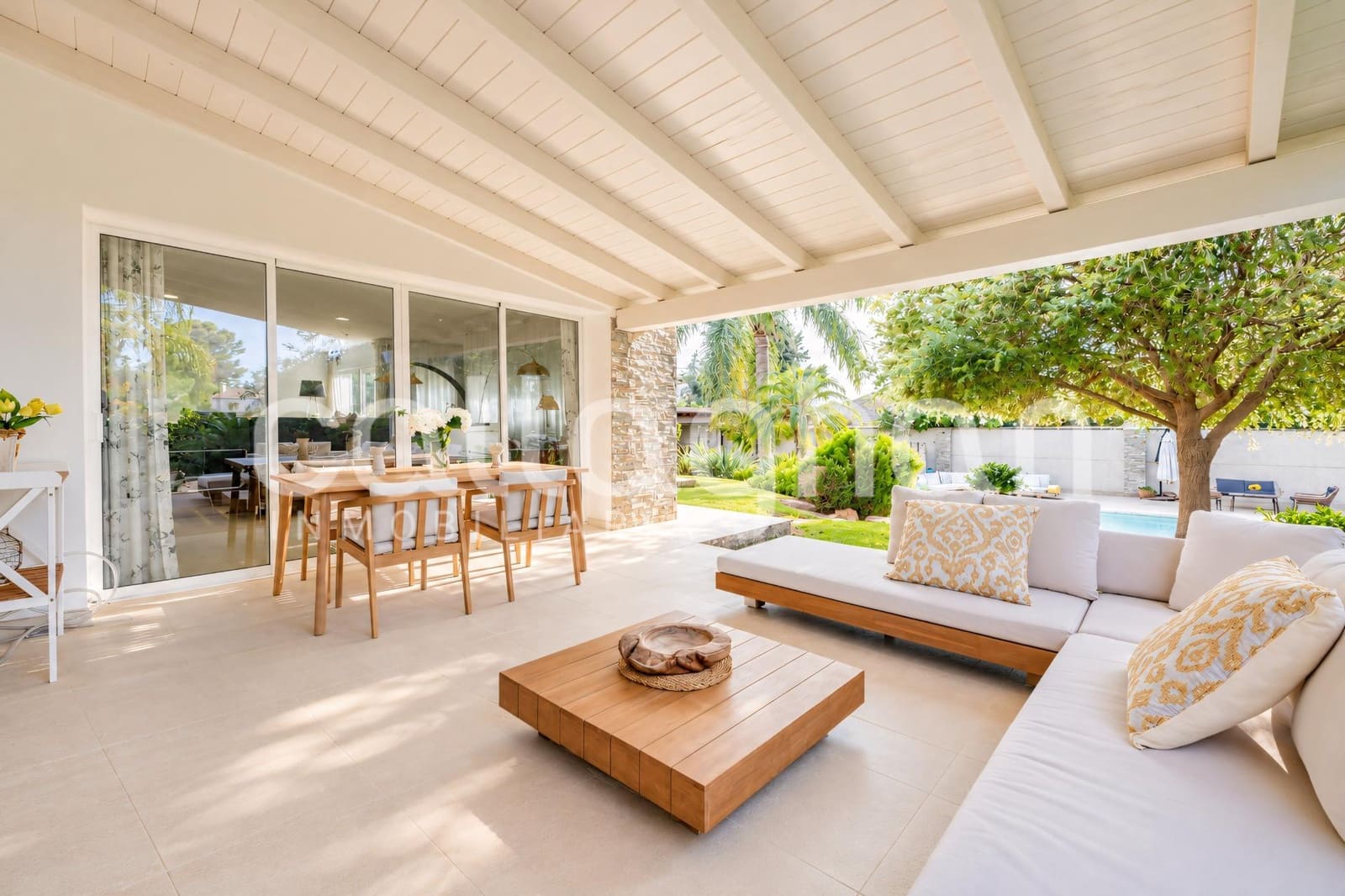 4 bedroom Villa for sale in Paterna with pool garage - € 1,495,000 (Ref: 10166855)