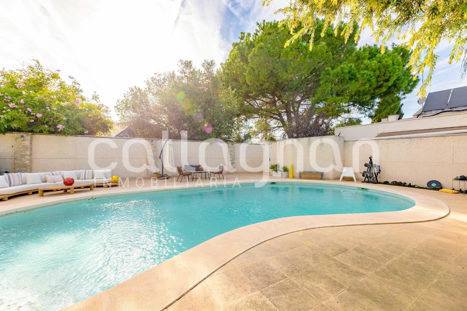 4 bedroom Villa for sale in Paterna with pool garage - € 1,495,000 (Ref: 10166855)