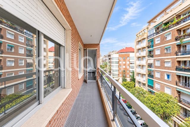 4 soveværelse Lejlighed til salg i Russafa, Valencia by - € 510.000 (Ref: 10166856)