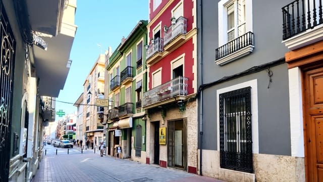 4 soverom Rekkehus til salgs i Alzira - € 185 000 (Ref: 9127283)