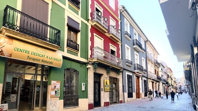 4 soverom Rekkehus til salgs i Alzira - € 185 000 (Ref: 9127283)