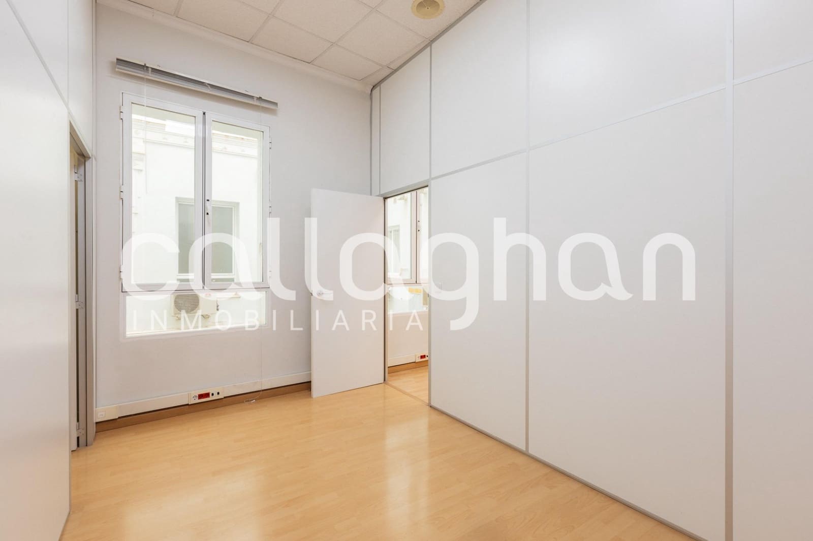 Biuro do wynajęcia w Miasto Walencja - 1 900 € (Ref: 9127285)
