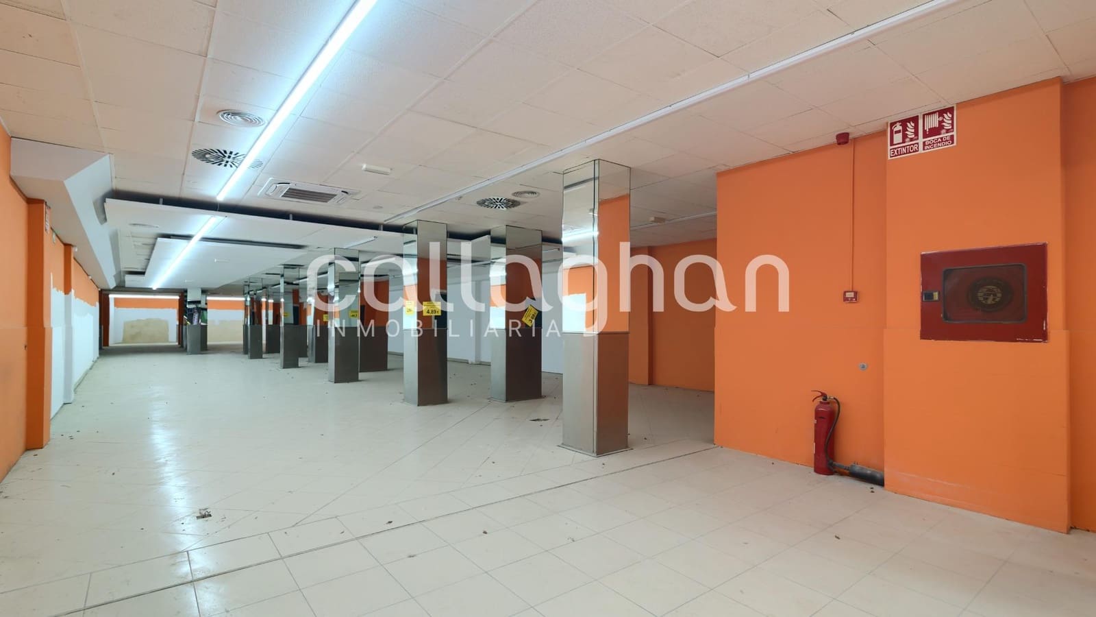 Erhverv til leje i Valencia by - € 9.000 (Ref: 9127286)