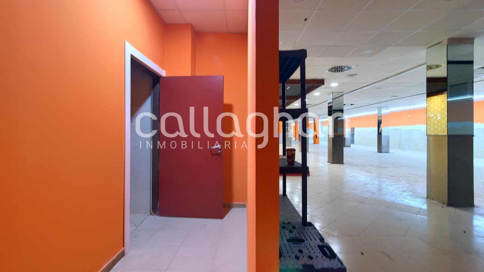 Erhverv til leje i Valencia by - € 9.000 (Ref: 9127286)