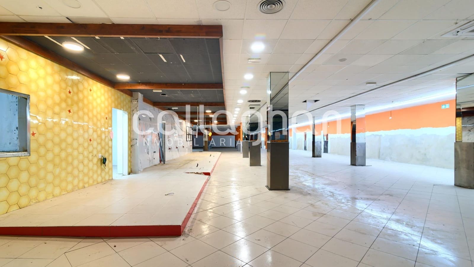 Erhverv til leje i Valencia by - € 9.000 (Ref: 9127286)