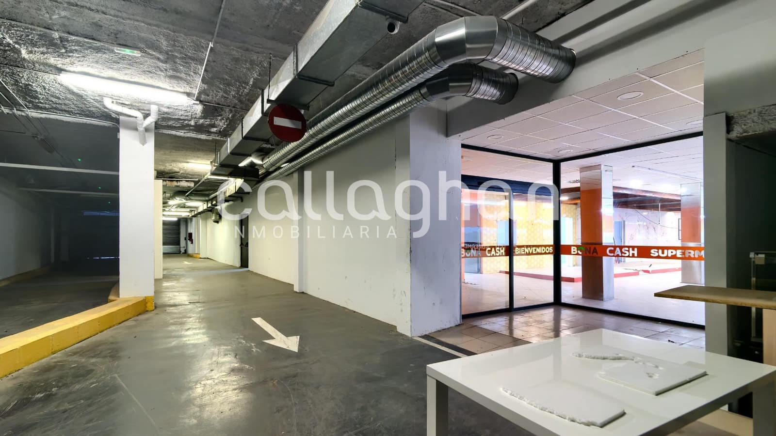 Erhverv til leje i Valencia by - € 9.000 (Ref: 9127286)