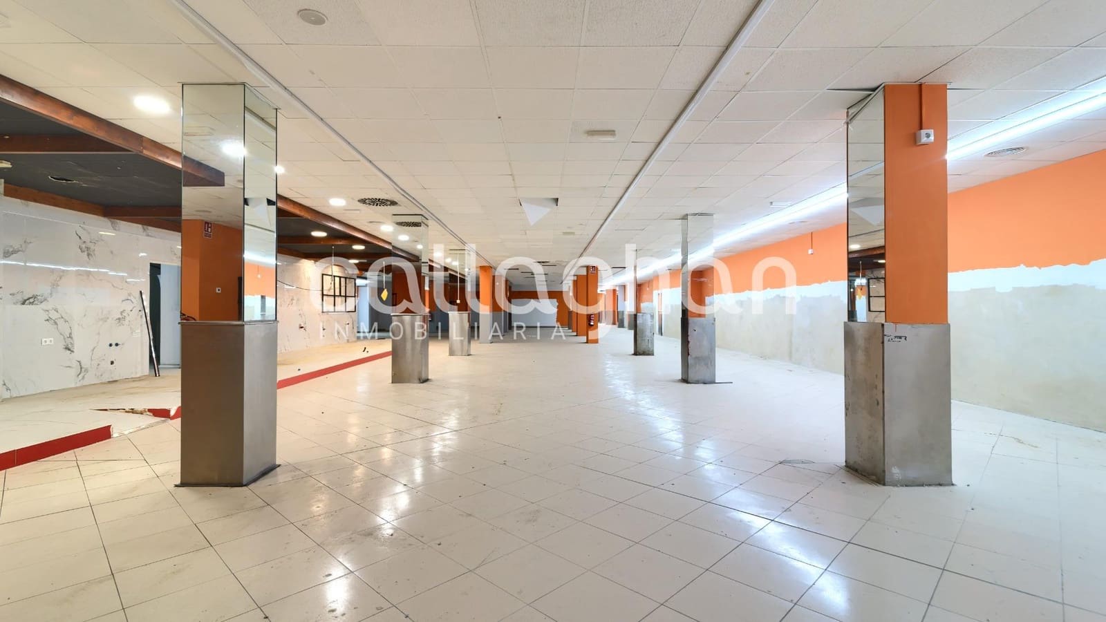 Erhverv til leje i Valencia by - € 9.000 (Ref: 9127286)