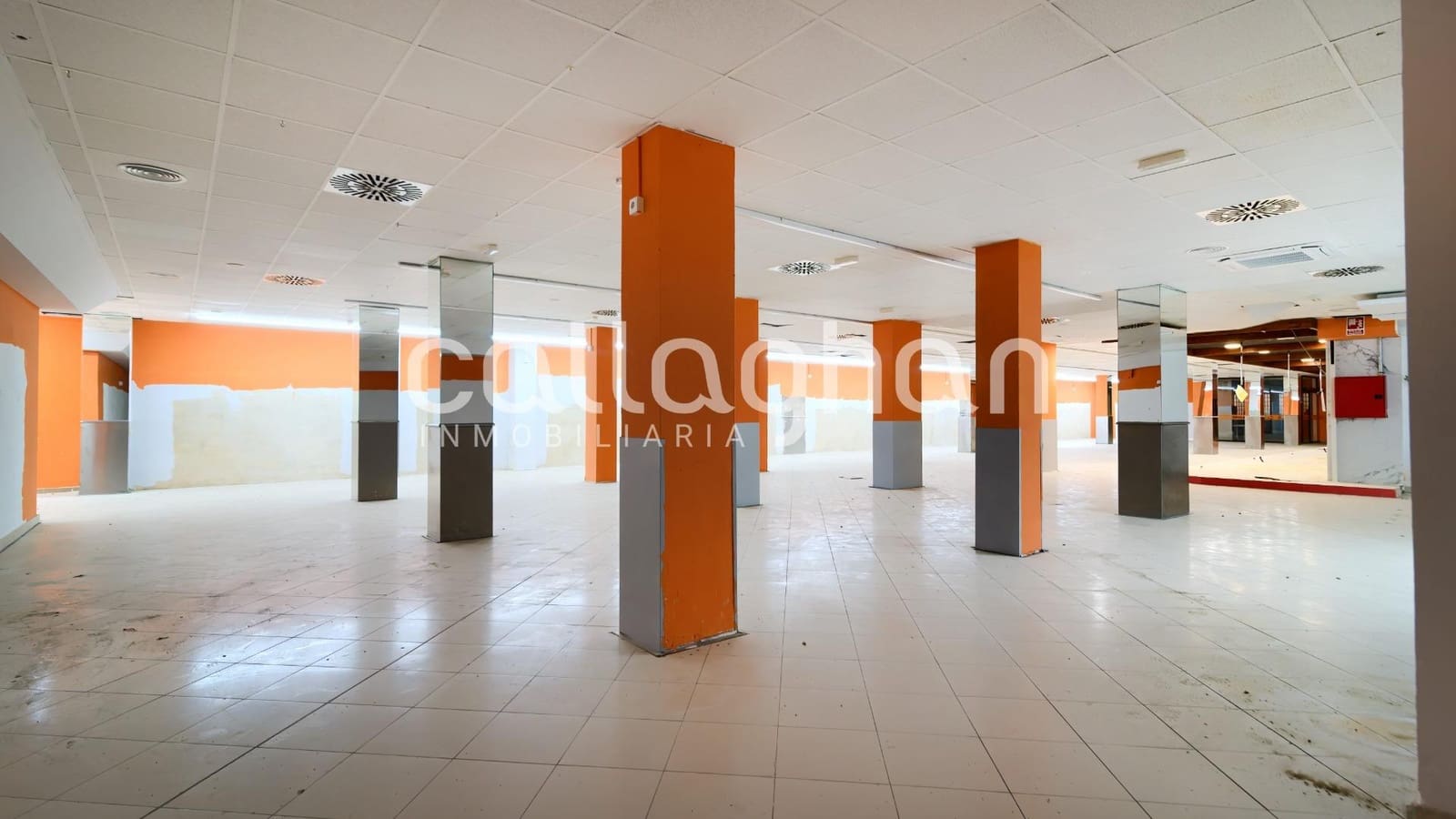 Erhverv til leje i Valencia by - € 9.000 (Ref: 9127286)