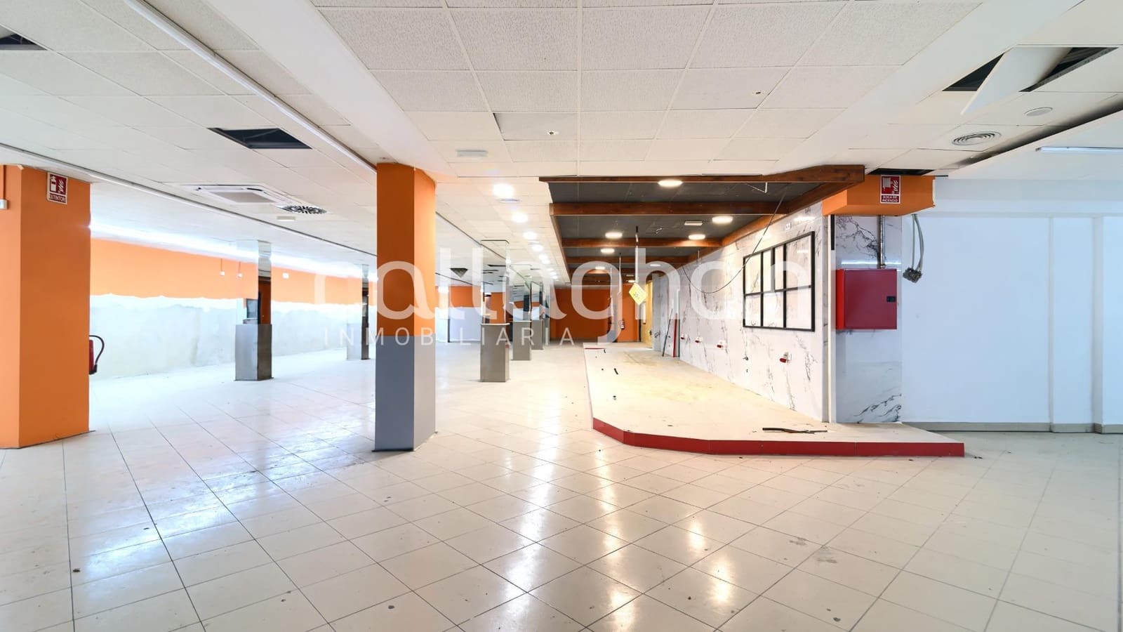 Erhverv til leje i Valencia by - € 9.000 (Ref: 9127286)