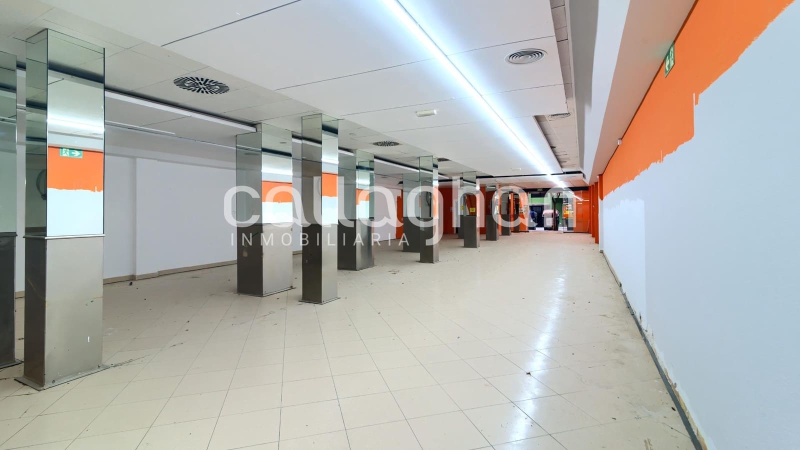 Erhverv til leje i Valencia by - € 9.000 (Ref: 9127286)