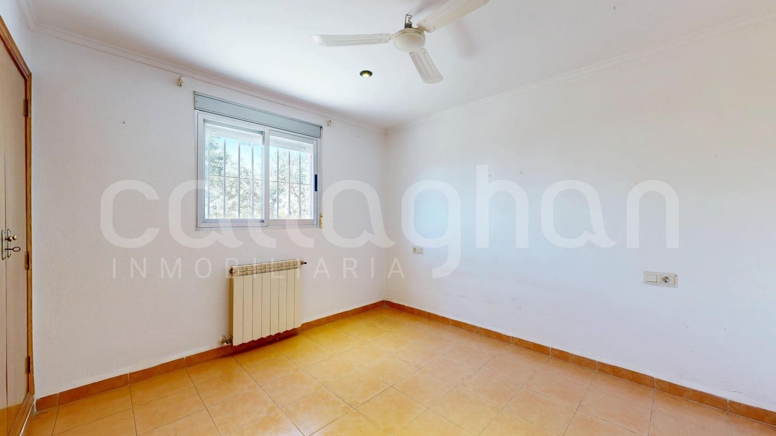 4 soveværelse Villa til salg i Naquera med swimmingpool garage - € 230.000 (Ref: 9127296)