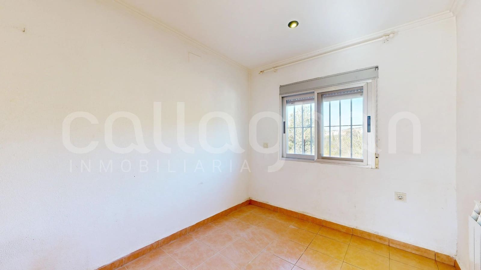 4 soveværelse Villa til salg i Naquera med swimmingpool garage - € 230.000 (Ref: 9127296)