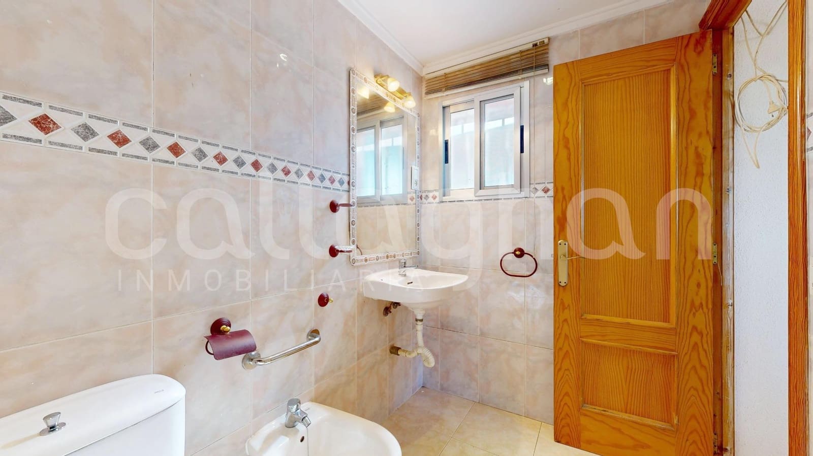 4 soveværelse Villa til salg i Naquera med swimmingpool garage - € 230.000 (Ref: 9127296)