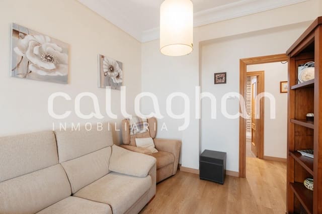2 bedroom Flat for sale in Mont-Olivet, Valencia city - € 235,000 (Ref: 9127307)