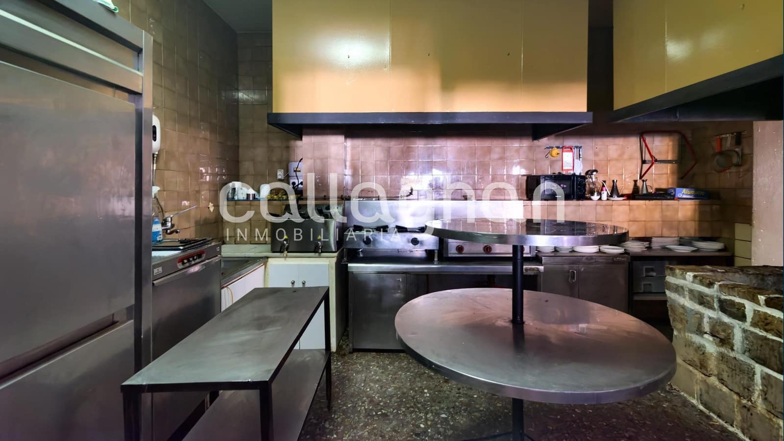 Kaupallinen myytävänä paikassa L'Alcudia - 270 000 € (Ref: 9127308)