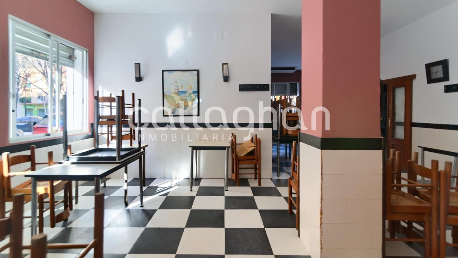 Kaupallinen myytävänä paikassa L'Alcudia - 270 000 € (Ref: 9127308)