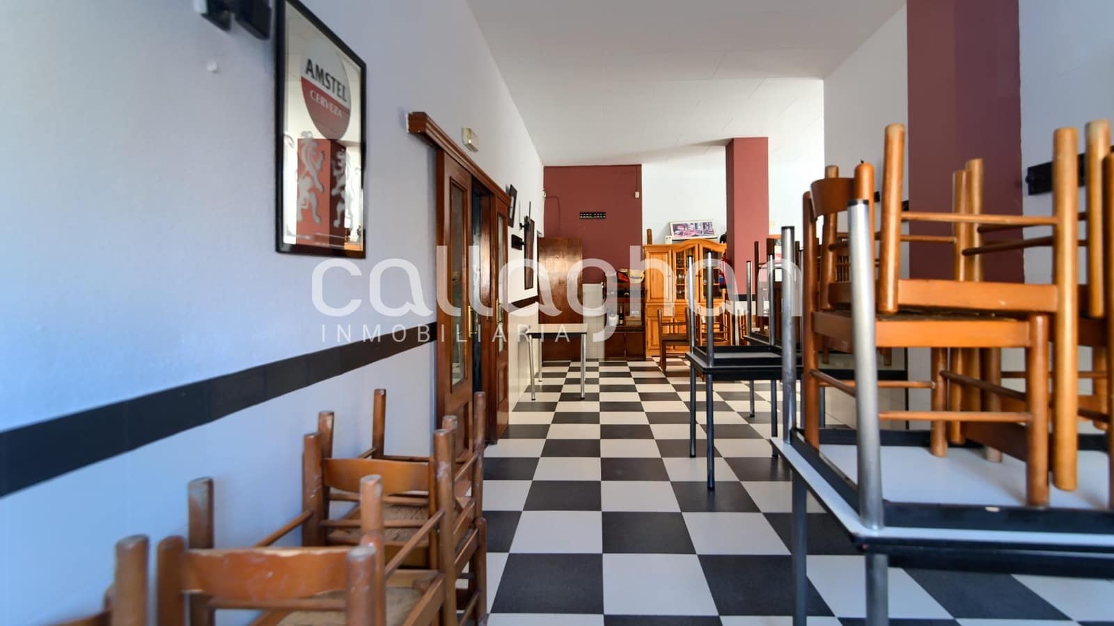 Kaupallinen myytävänä paikassa L'Alcudia - 270 000 € (Ref: 9127308)