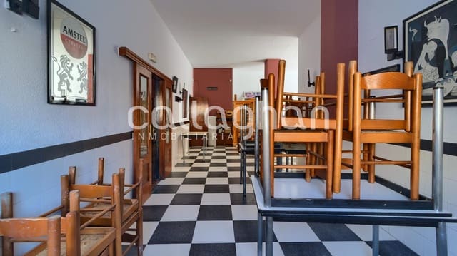 Kaupallinen myytävänä paikassa L'Alcúdia - 270 000 € (Ref: 9127308)