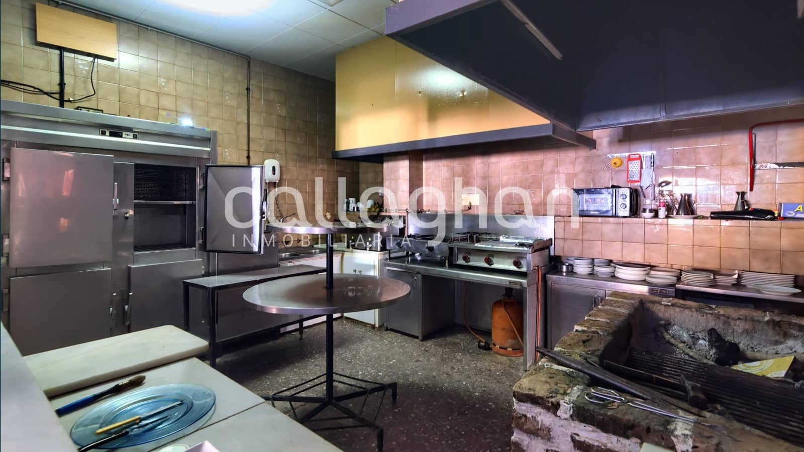 Kaupallinen myytävänä paikassa L'Alcudia - 270 000 € (Ref: 9127308)