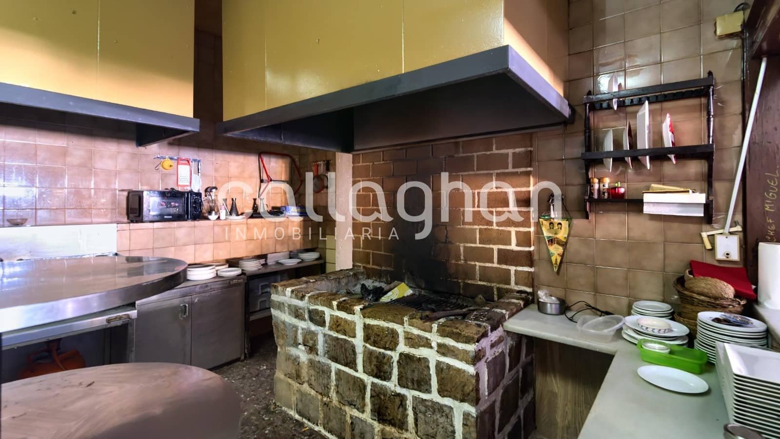 Kaupallinen myytävänä paikassa L'Alcudia - 270 000 € (Ref: 9127308)