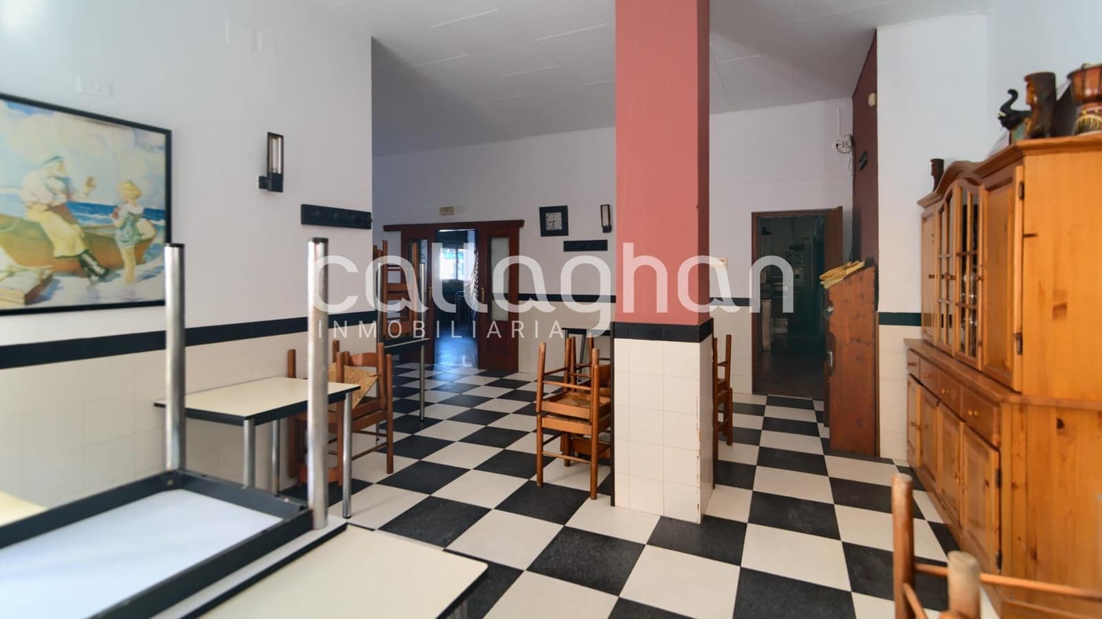 Kaupallinen myytävänä paikassa L'Alcudia - 270 000 € (Ref: 9127308)