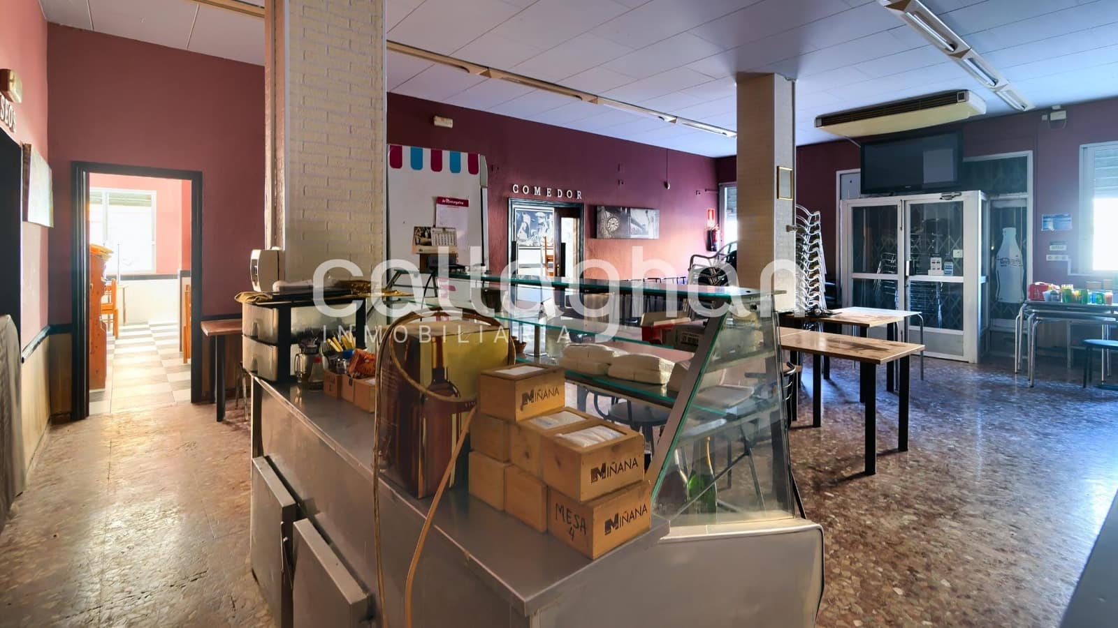 Kaupallinen myytävänä paikassa L'Alcudia - 270 000 € (Ref: 9127308)