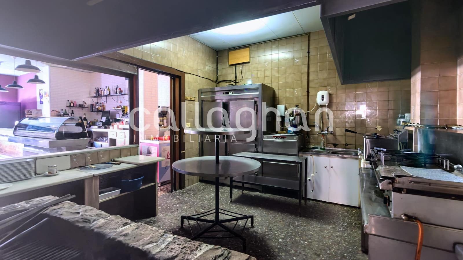 Kaupallinen myytävänä paikassa L'Alcudia - 270 000 € (Ref: 9127308)