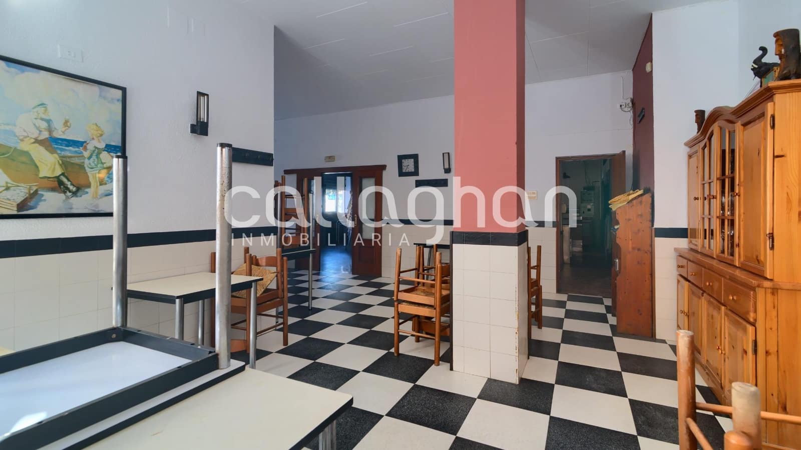 Kaupallinen myytävänä paikassa L'Alcudia - 270 000 € (Ref: 9127308)