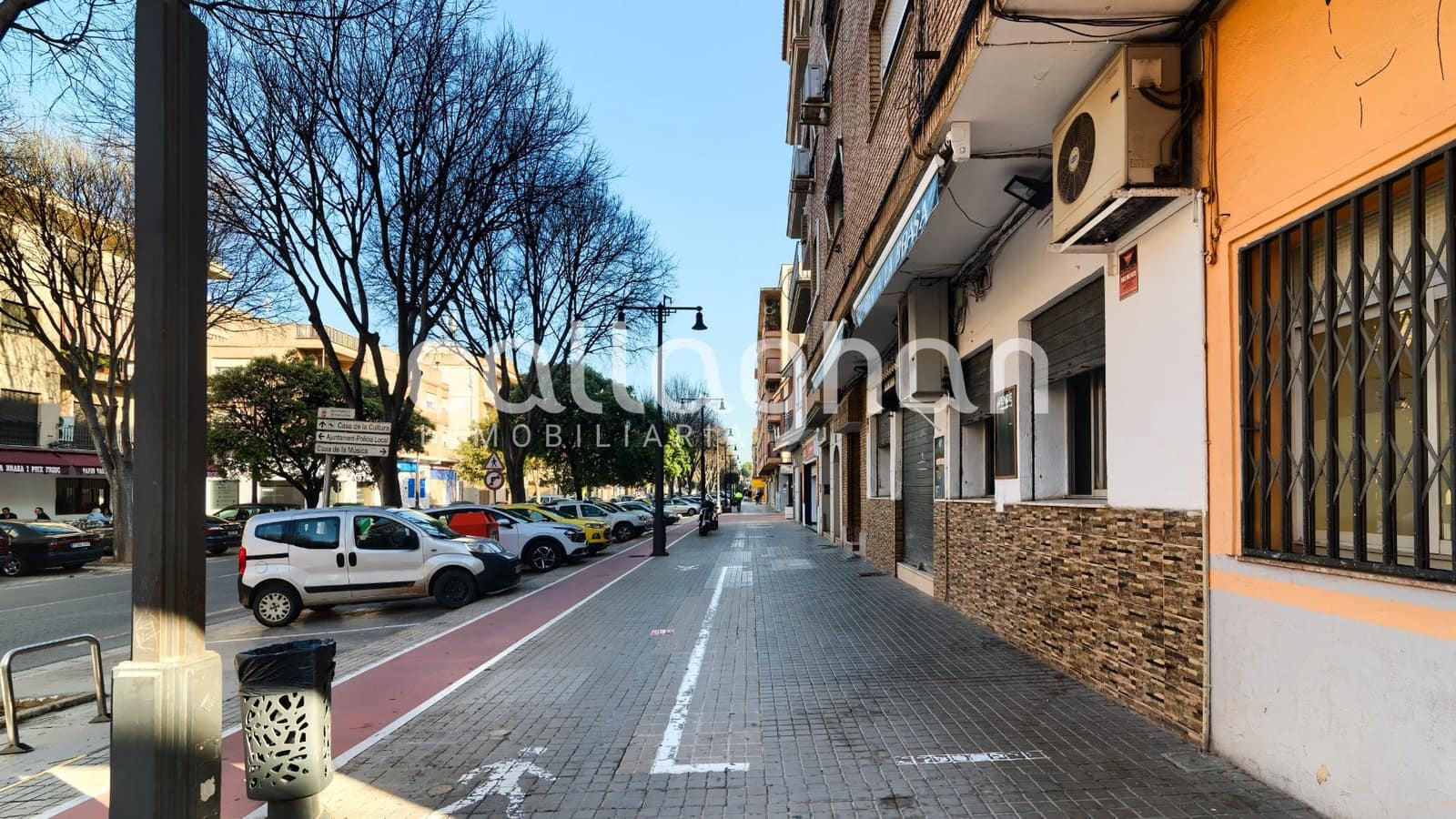 Kaupallinen myytävänä paikassa L'Alcudia - 270 000 € (Ref: 9127308)