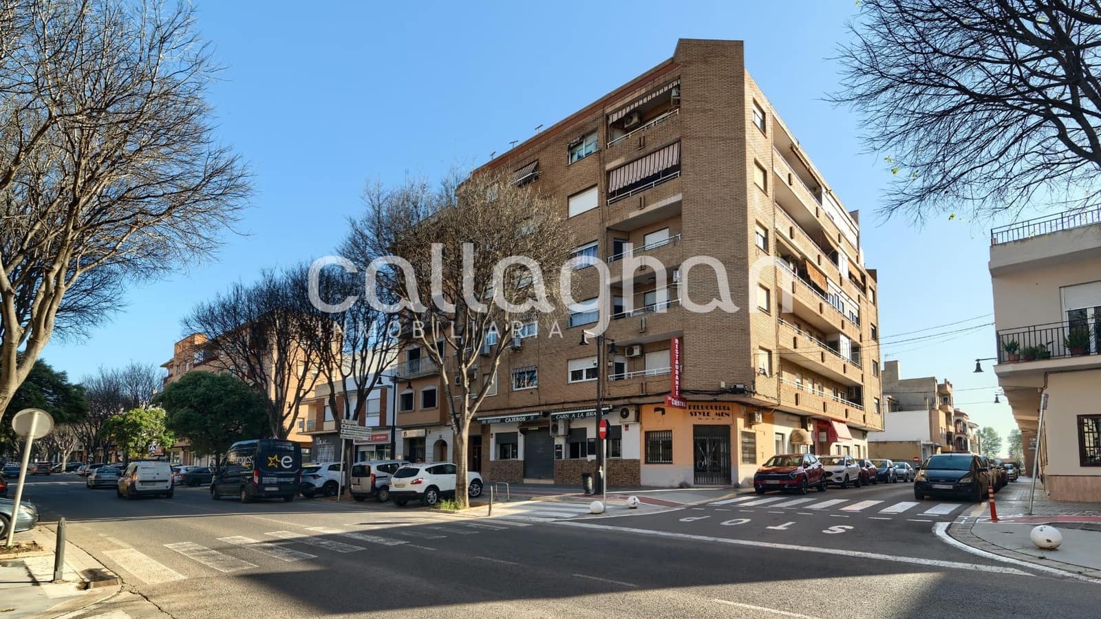 Kaupallinen myytävänä paikassa L'Alcudia - 270 000 € (Ref: 9127308)