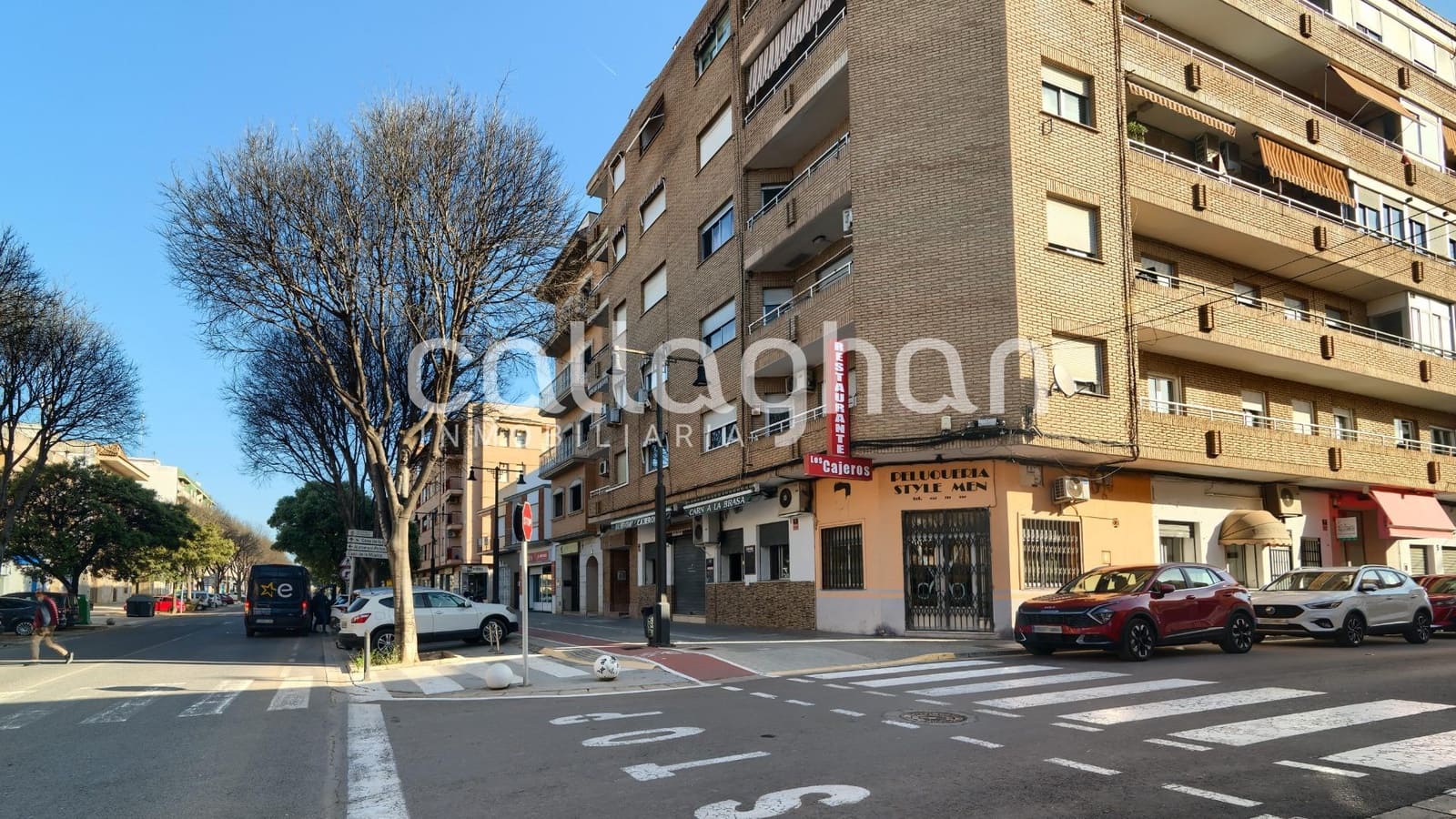 Kaupallinen myytävänä paikassa L'Alcudia - 270 000 € (Ref: 9127308)