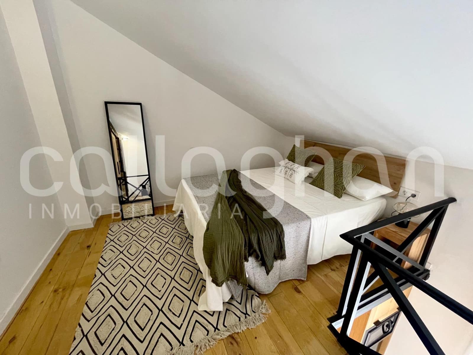 Loft de 1 habitación en València ciudad en alquiler - 1.300 € (Ref: 9127315)