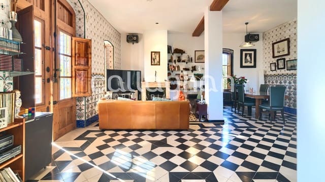 6 bedroom Villa for sale in Manises with pool garage - € 1,100,000 (Ref: 9127316)
