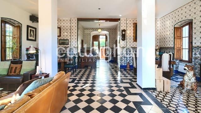 6 bedroom Villa for sale in Manises with pool garage - € 1,100,000 (Ref: 9127316)