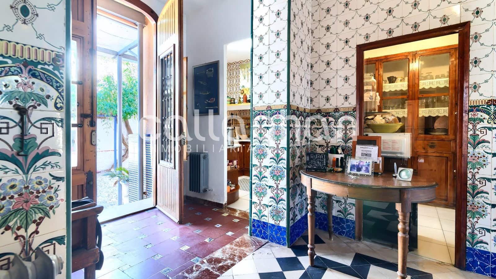 6 bedroom Villa for sale in Manises with pool garage - € 1,100,000 (Ref: 9127316)