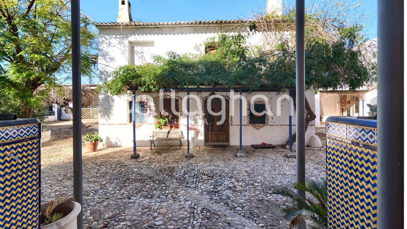 6 bedroom Villa for sale in Manises with pool garage - € 1,100,000 (Ref: 9127316)