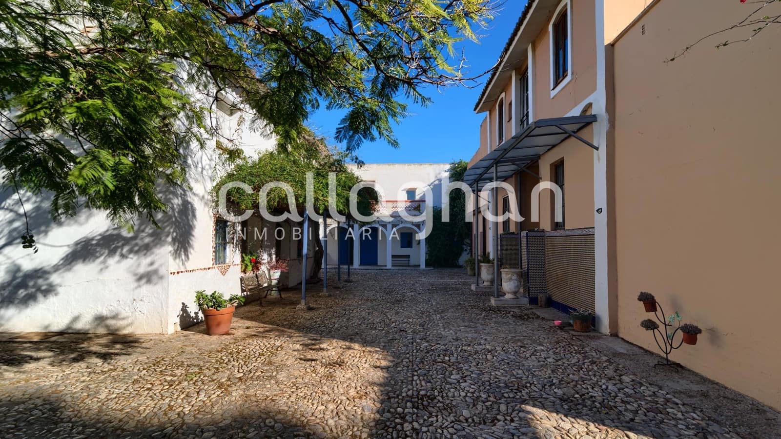 6 bedroom Villa for sale in Manises with pool garage - € 1,100,000 (Ref: 9127316)