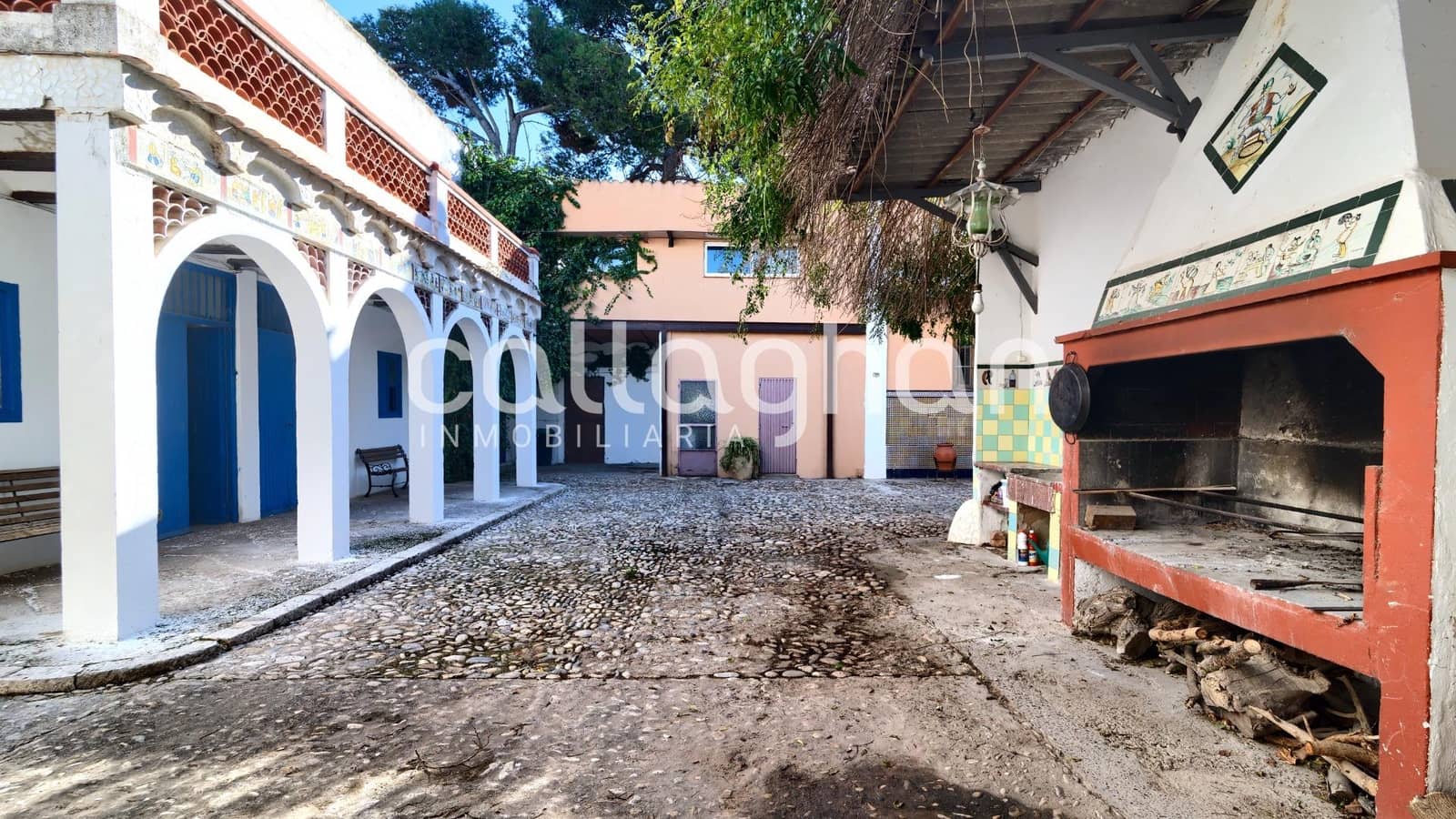 6 bedroom Villa for sale in Manises with pool garage - € 1,100,000 (Ref: 9127316)