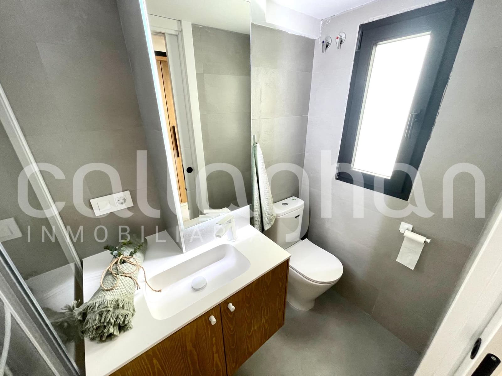 Loft de 1 chambre à louer à Valence ville - 1 100 € (Ref: 9127321)