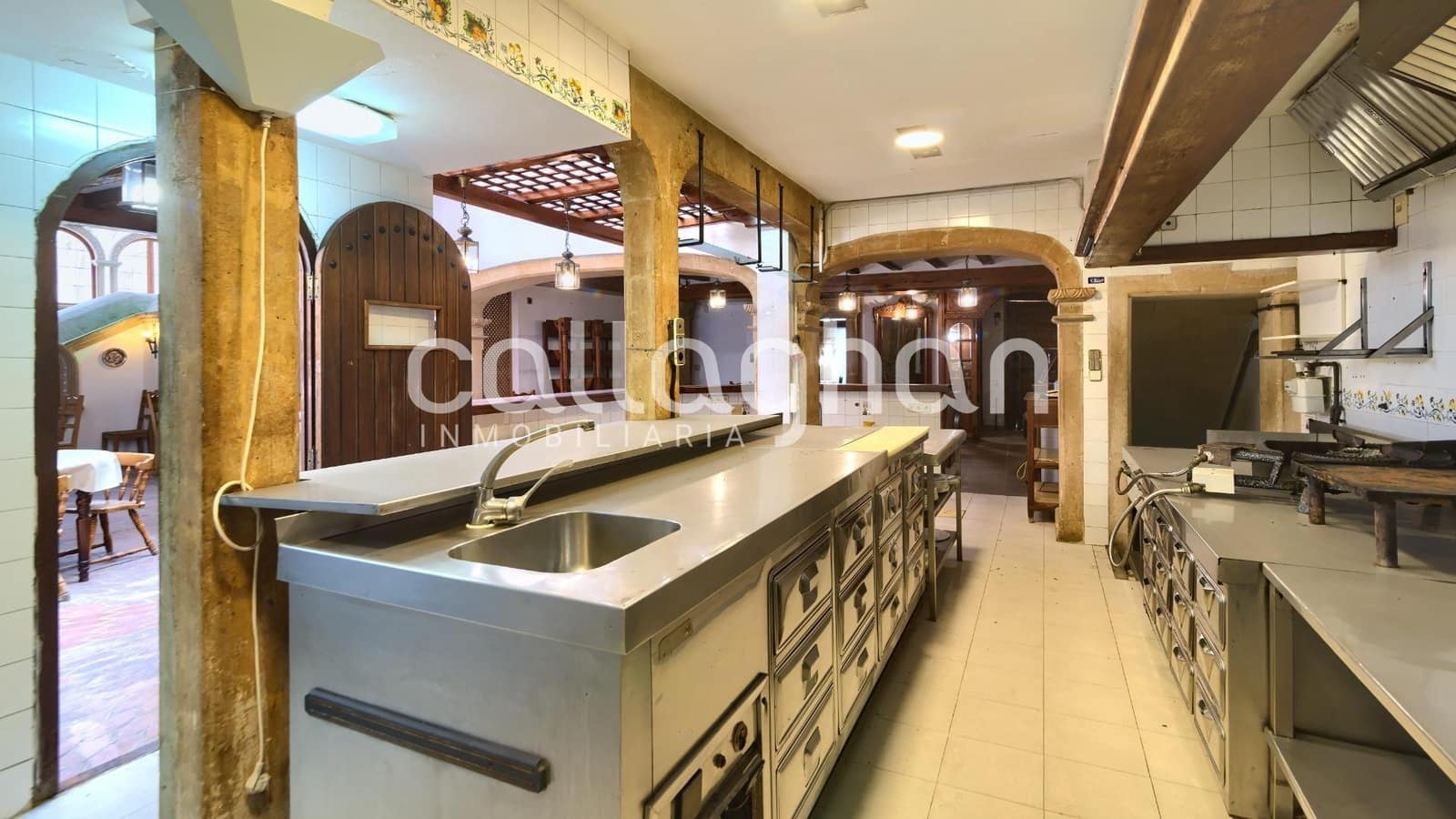 Restaurant/Bar for sale in Benifaio - € 450,000 (Ref: 9127330)