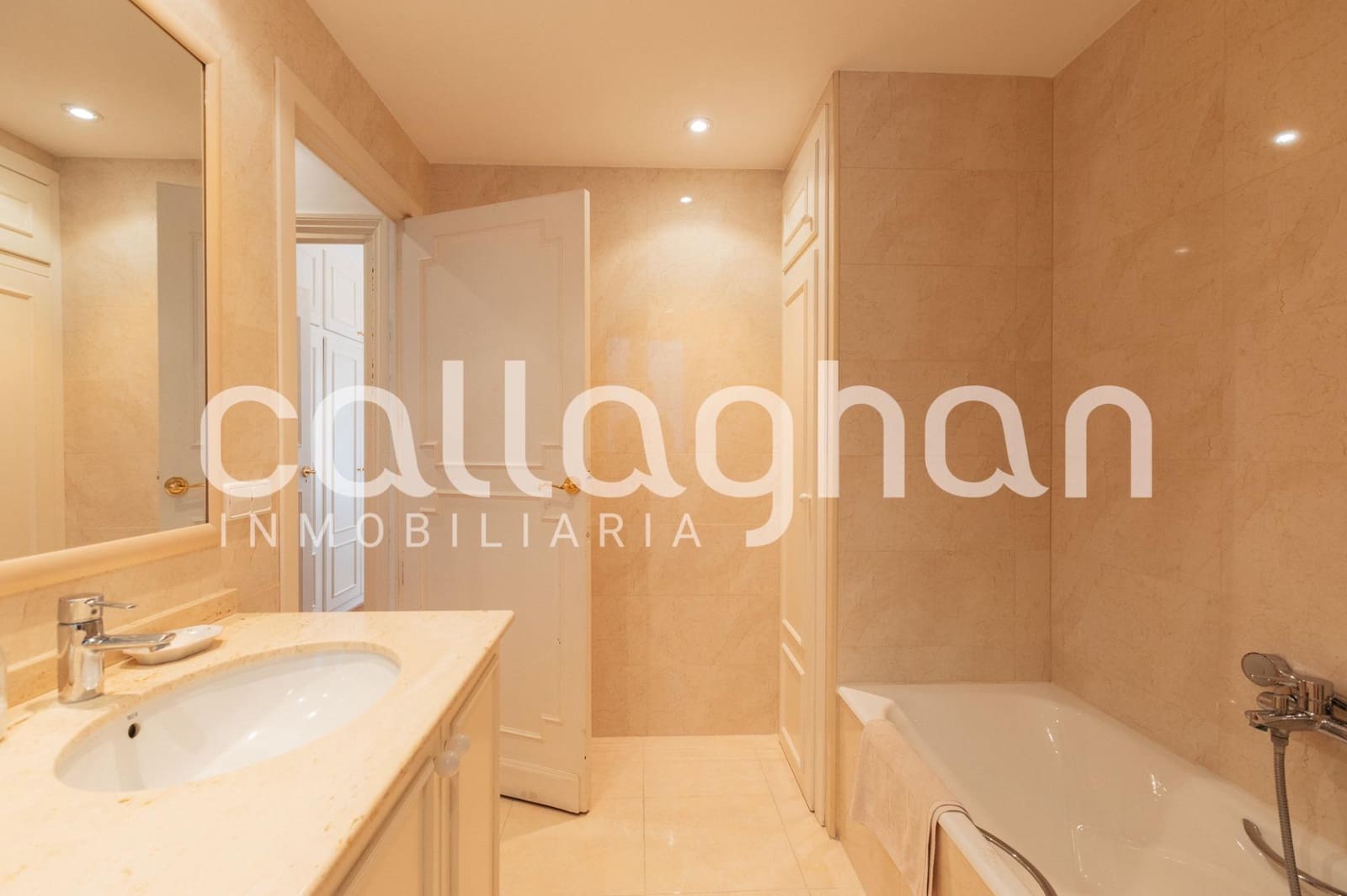 5 soverom Leilighet til salgs i Valencia by - € 800 000 (Ref: 9127331)