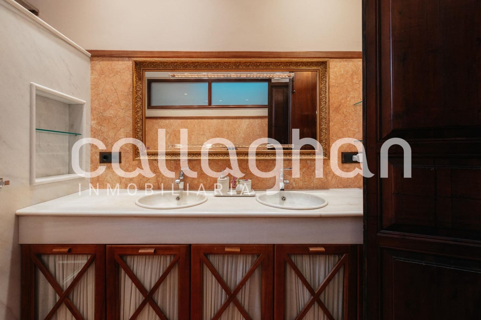 Chalet de 6 habitaciones en Rocafort en venta con piscina garaje - 3.400.000 € (Ref: 9134630)