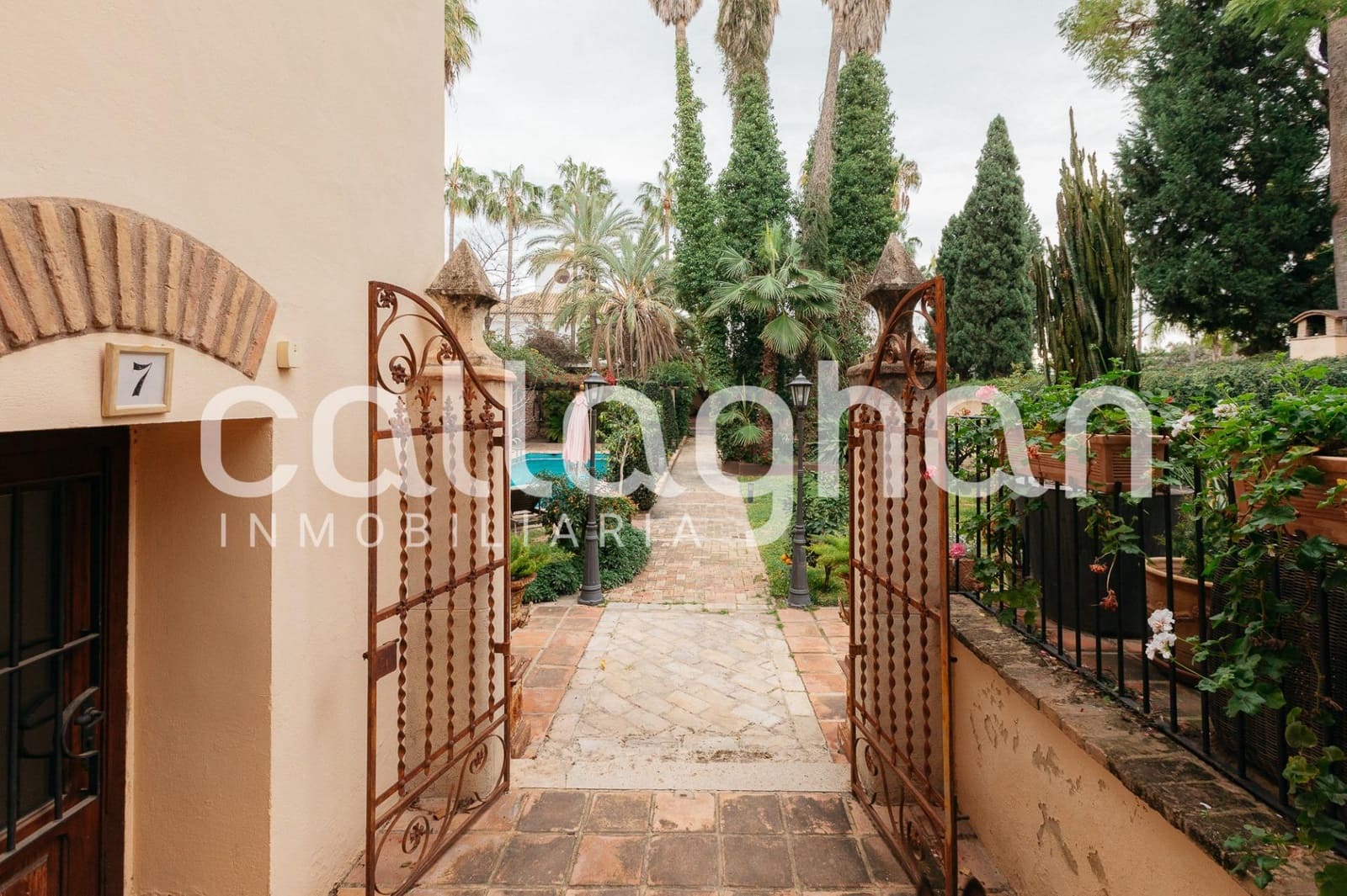 Chalet de 6 habitaciones en Rocafort en venta con piscina garaje - 3.400.000 € (Ref: 9134630)