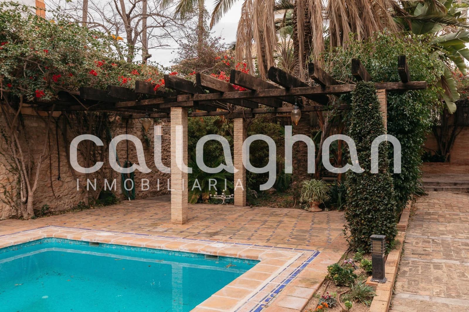 Chalet de 6 habitaciones en Rocafort en venta con piscina garaje - 3.400.000 € (Ref: 9134630)
