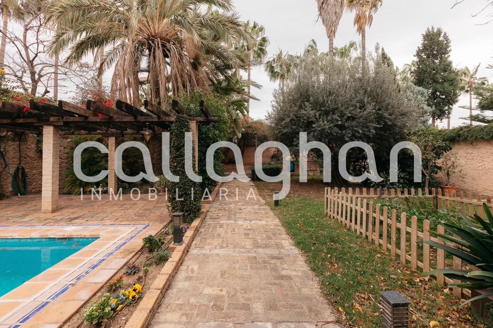 Chalet de 6 habitaciones en Rocafort en venta con piscina garaje - 3.400.000 € (Ref: 9134630)