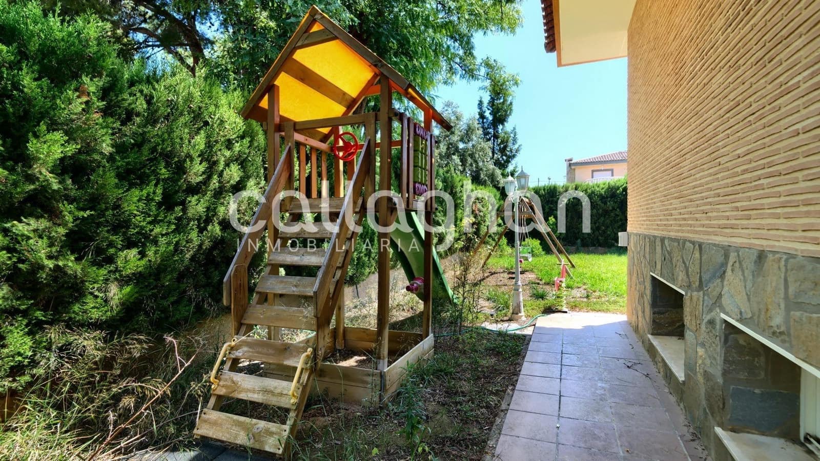 4 bedroom Villa for rent in Serra with pool garage - € 2,850 (Ref: 9137318)