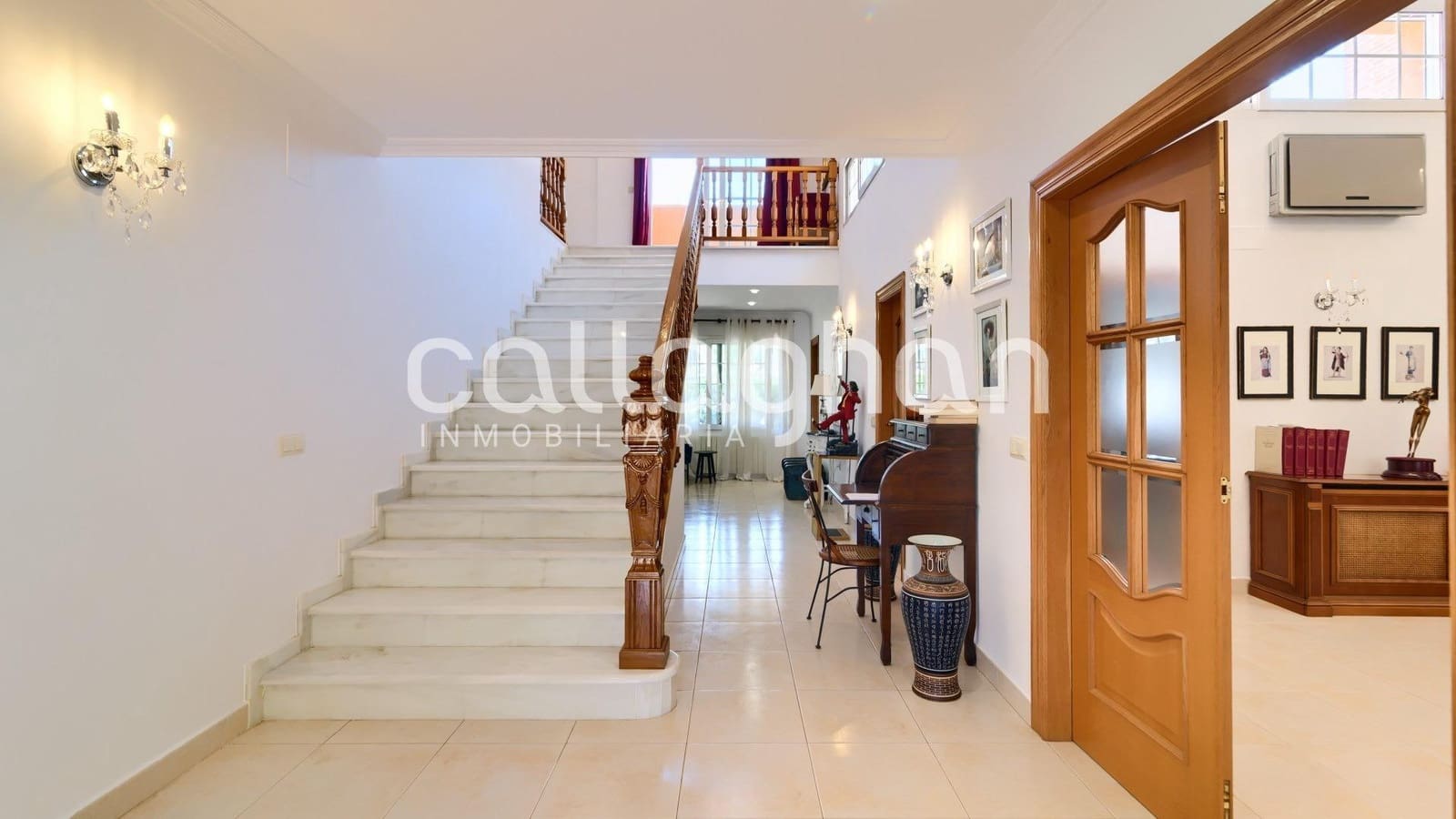 4 bedroom Villa for rent in Serra with pool garage - € 2,850 (Ref: 9137318)