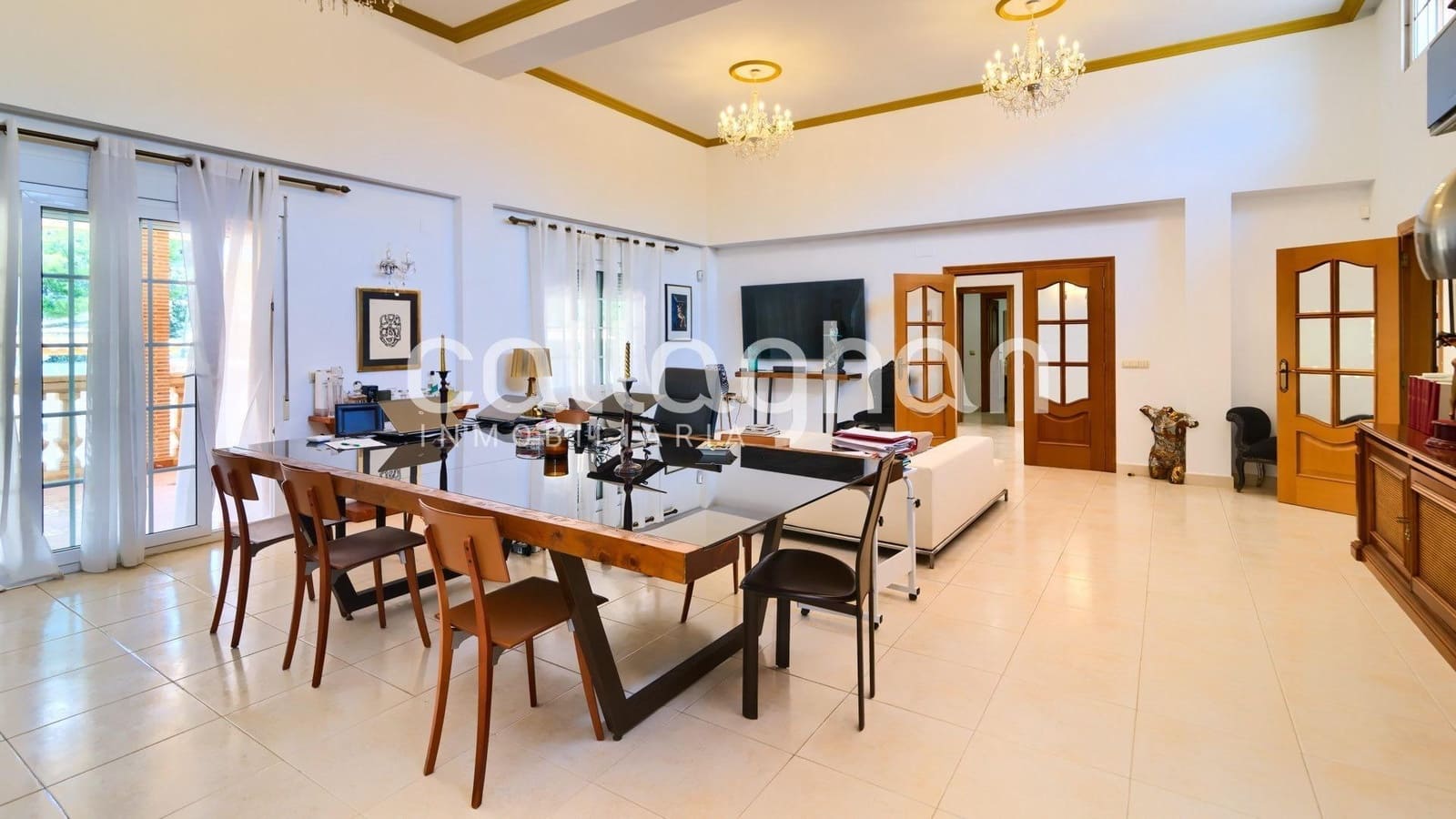 4 bedroom Villa for rent in Serra with pool garage - € 2,850 (Ref: 9137318)