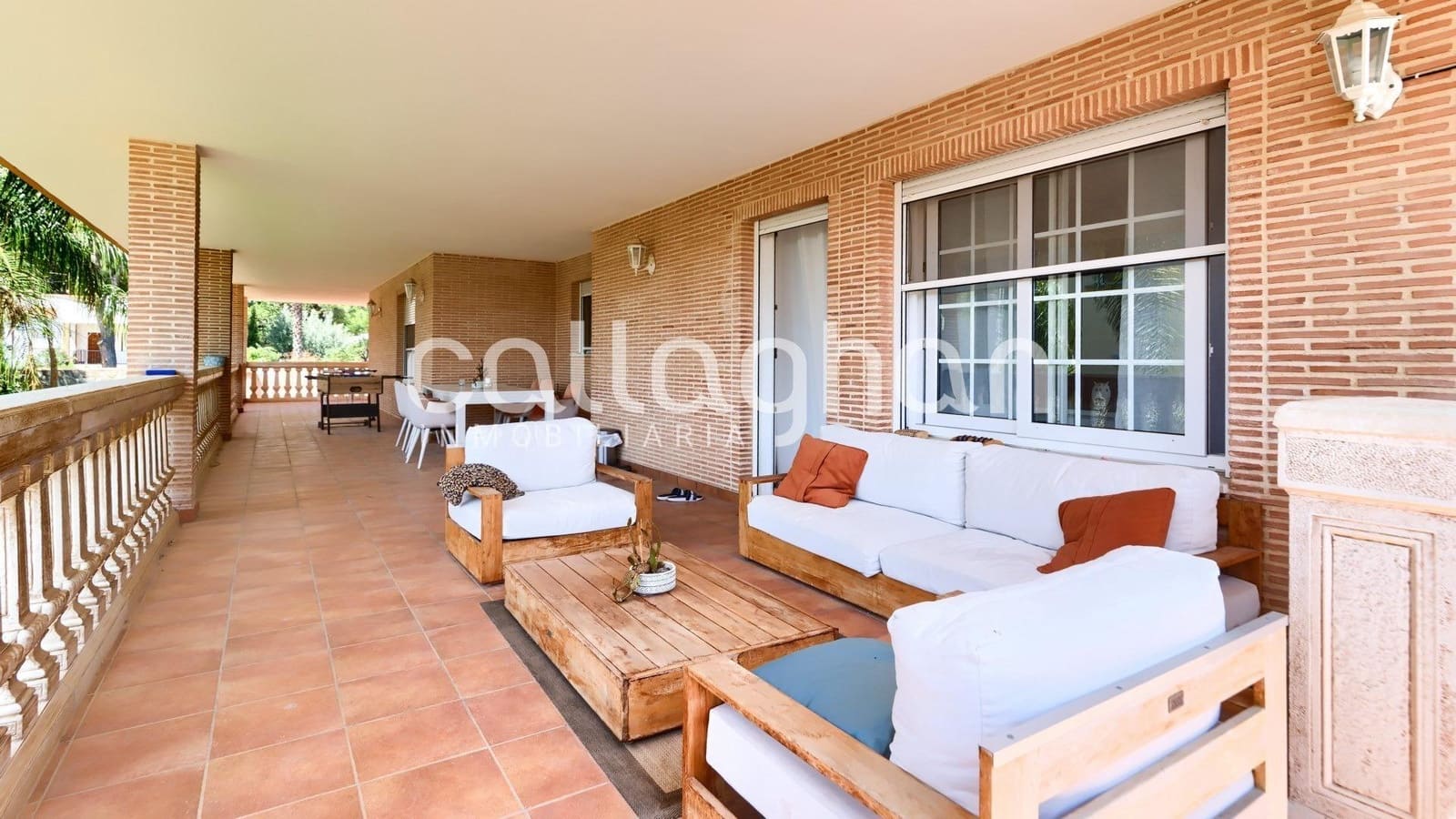 4 bedroom Villa for rent in Serra with pool garage - € 2,850 (Ref: 9137318)
