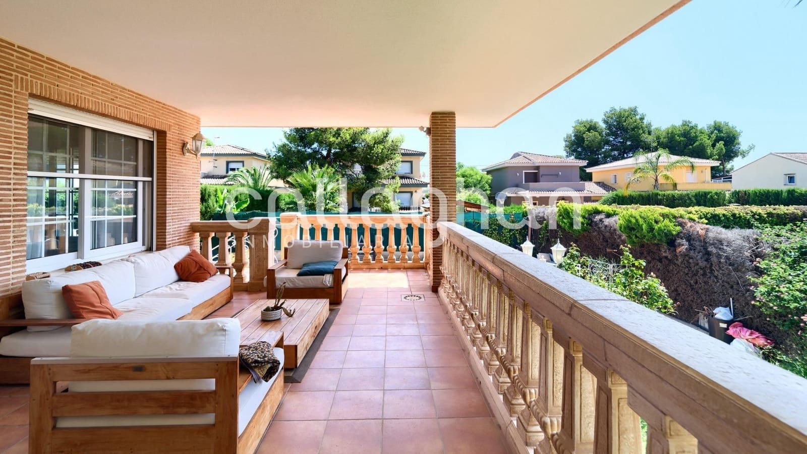 4 bedroom Villa for rent in Serra with pool garage - € 2,850 (Ref: 9137318)